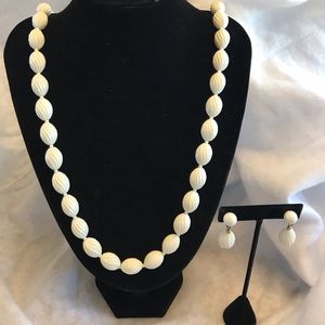 Vintage ribbed Trifari signed necklace & earrings